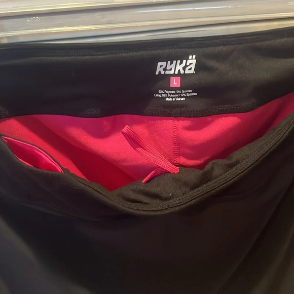 Ryka skort black w/pink under shorts. Large, like new. - Picture 4 of 4